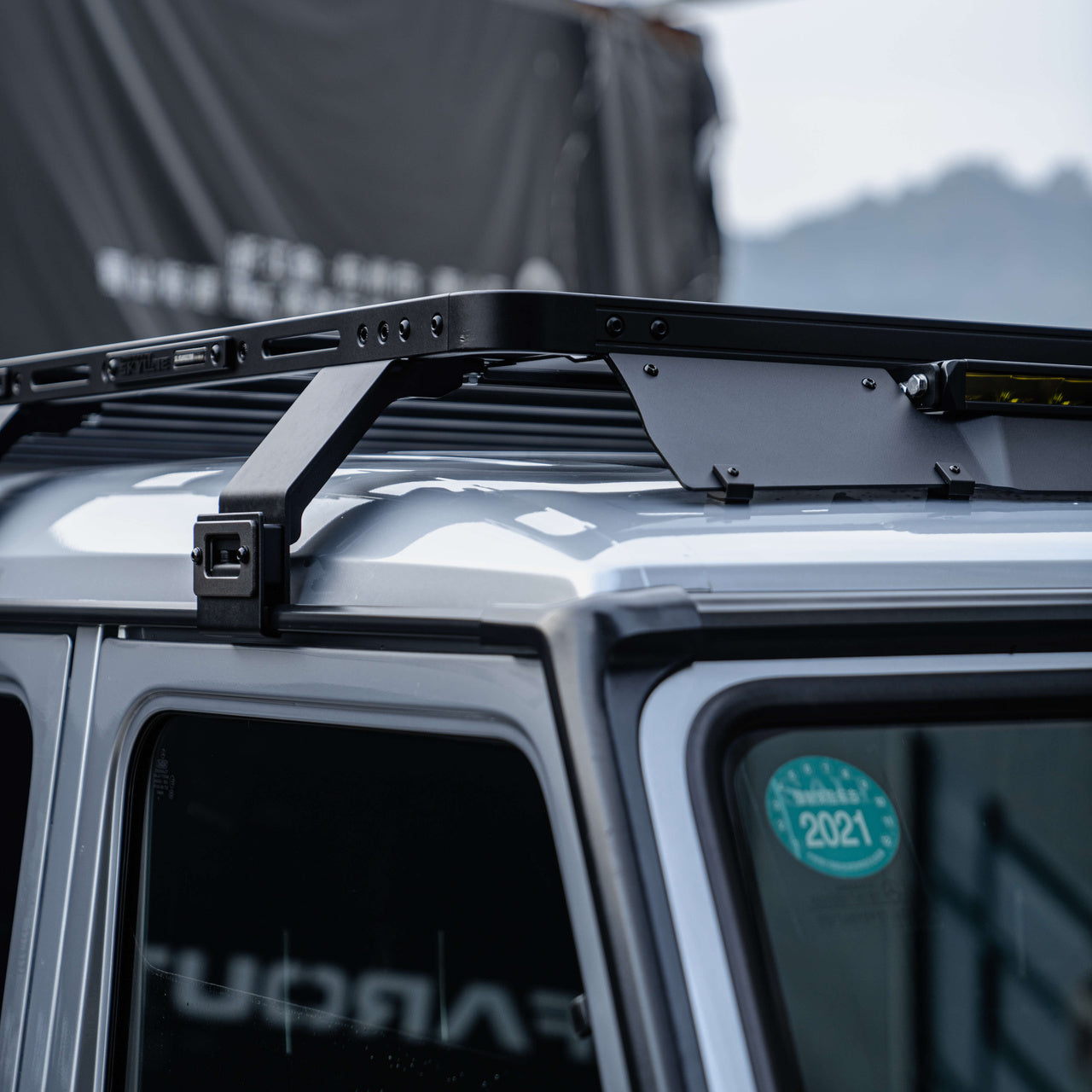 Heavy-Duty Modular Roof Platform for Mercedes-Benz G500 — product image 3