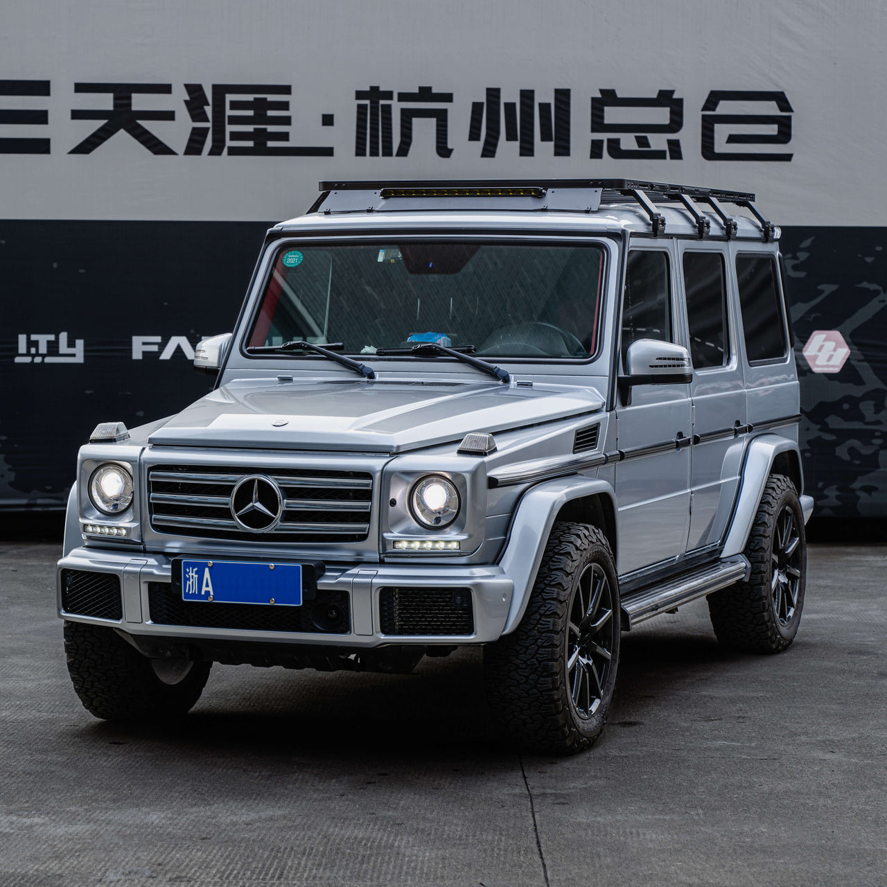 Heavy-Duty Modular Roof Platform for Mercedes-Benz G500 — product image 5