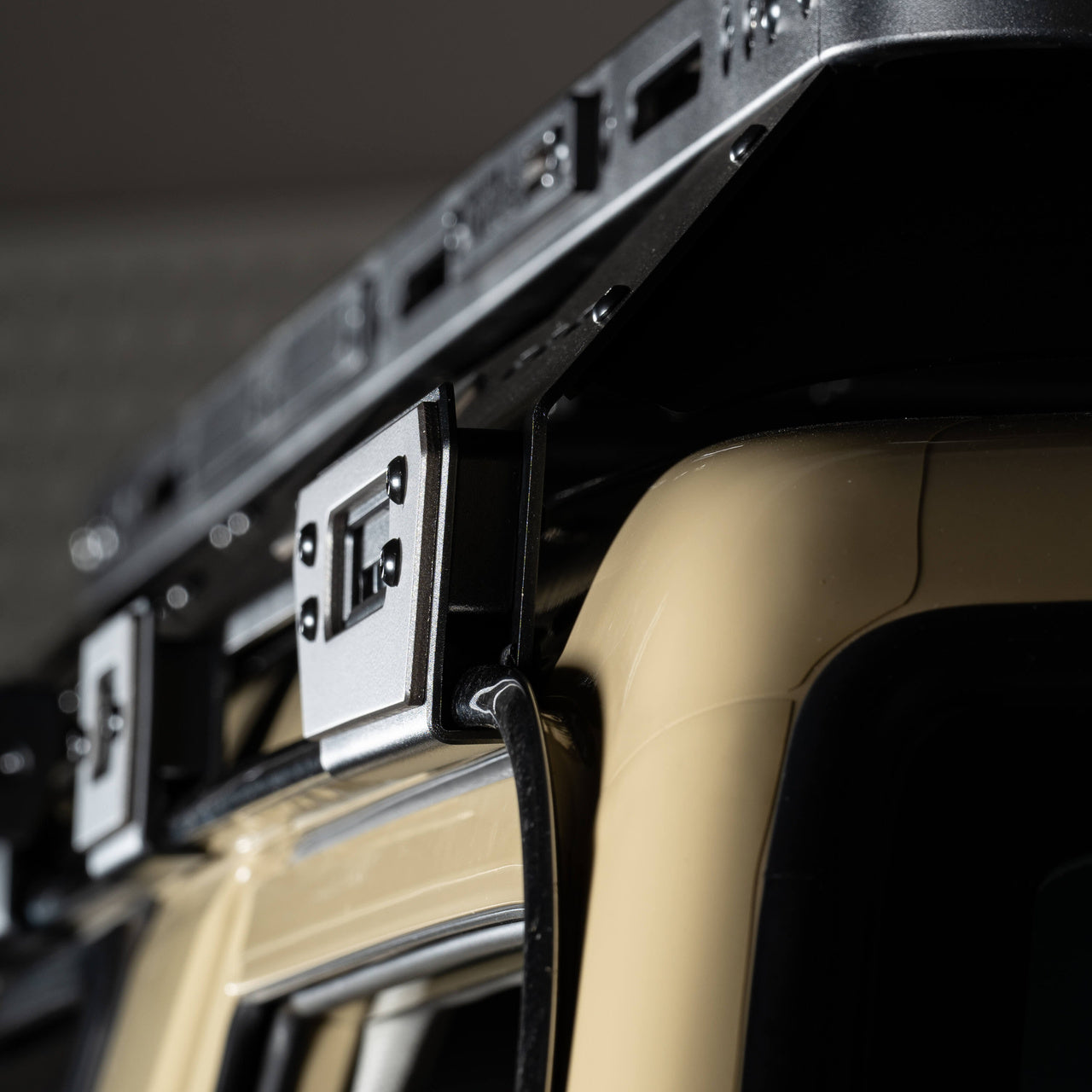Heavy-Duty Modular Roof Platform for Toyota LC71 — product image 7