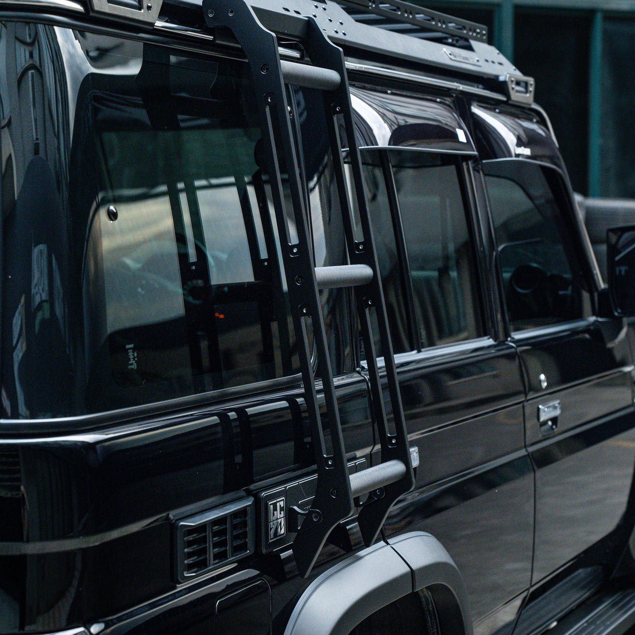 Heavy-Duty Modular Roof Platform for Toyota LC76 — product image 2