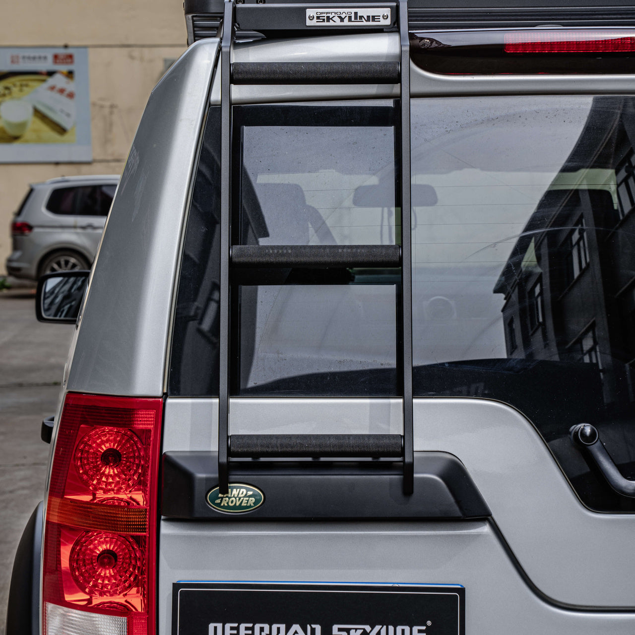 Rear Access Ladder for Land Rover Discovery 3 / 4 — product image 2