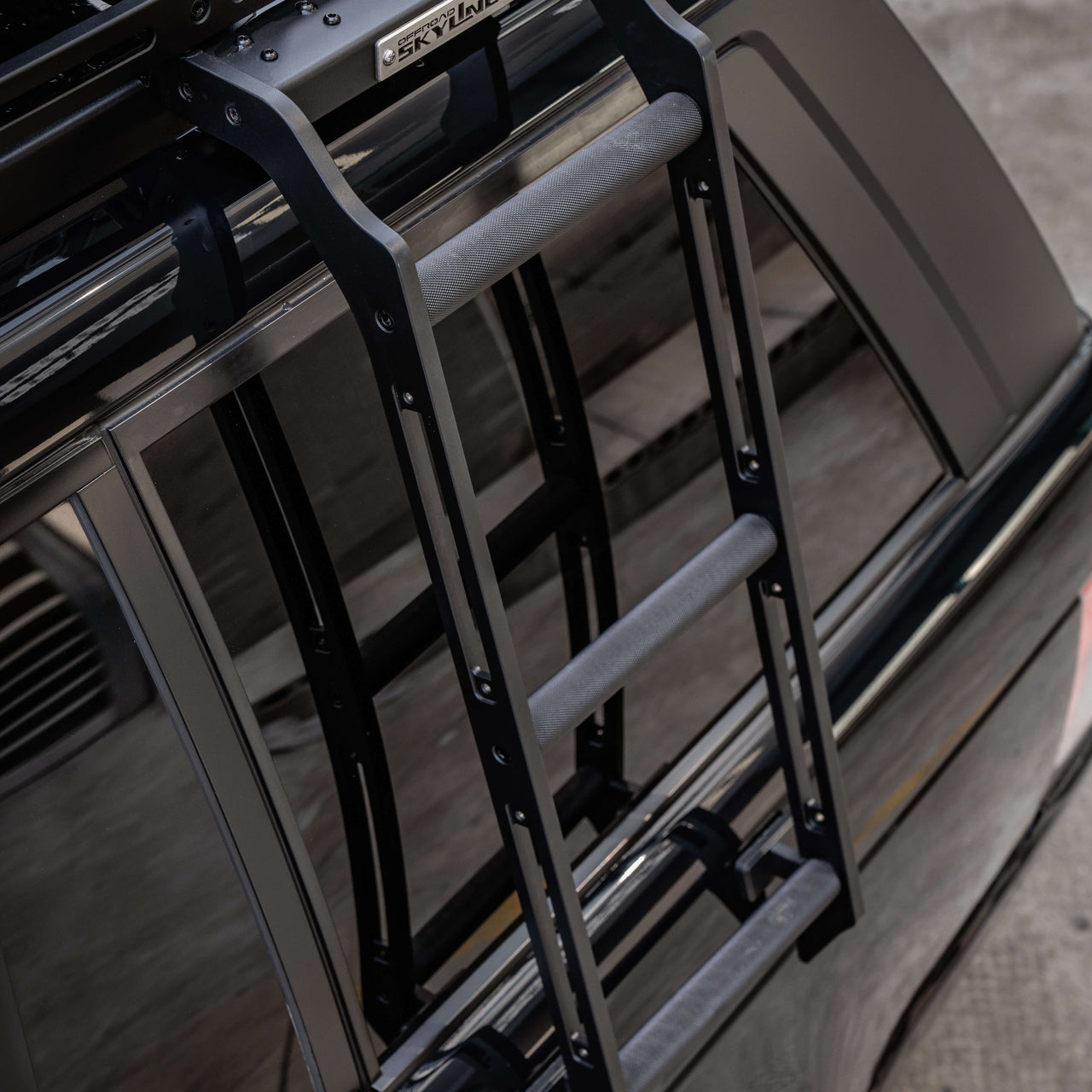 Rear Access Ladder for Classic Range Rover — product image 6