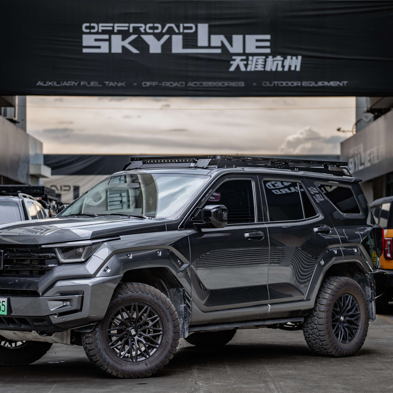 Heavy-Duty Modular Roof Platform for Tank 400 — product image 5