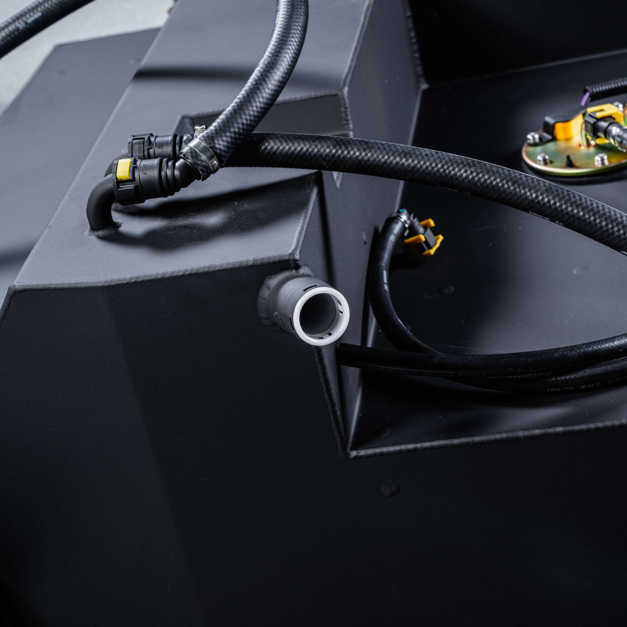 155L Auxiliary Fuel Tank for Toyota / Lexus LC200 / LX570 — product image 8
