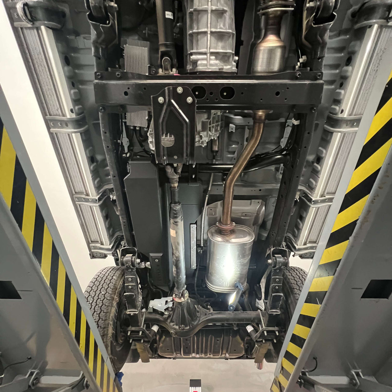57.2L Auxiliary Fuel Tank for Toyota LC76 — main product image